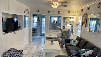 Smart TV, lettore DVD, videoteca