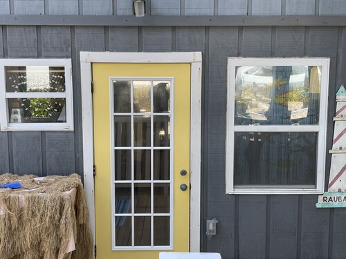 COZY COTTAGE ON PRIVATE BEACH *CLEARWATER/BELLEAIR BEACH