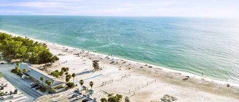 Beach nearby, sun-loungers, beach towels