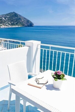 Property grounds - Casa Rosa Terme (Serrara Fontana)