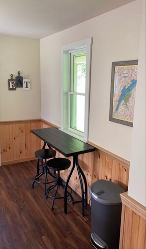 Unclassified image, 3 of 18, button