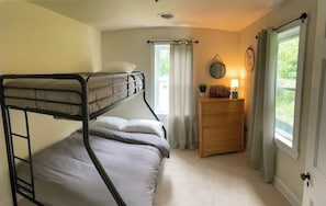 3 bedrooms, free WiFi, bed sheets