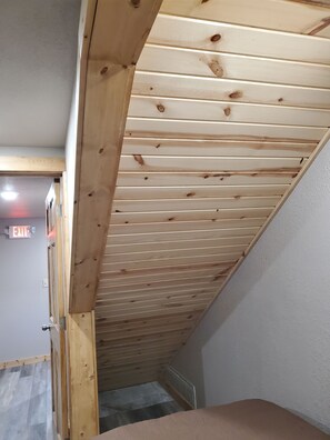 3 bedrooms, free WiFi, bed sheets - Missouri River Get Away For Your Fishing, Hunting and Family Adventures (Chamberlain)