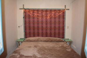 1 slaapkamer, een strijkplank/strijkijzer, wifi, beddengoed