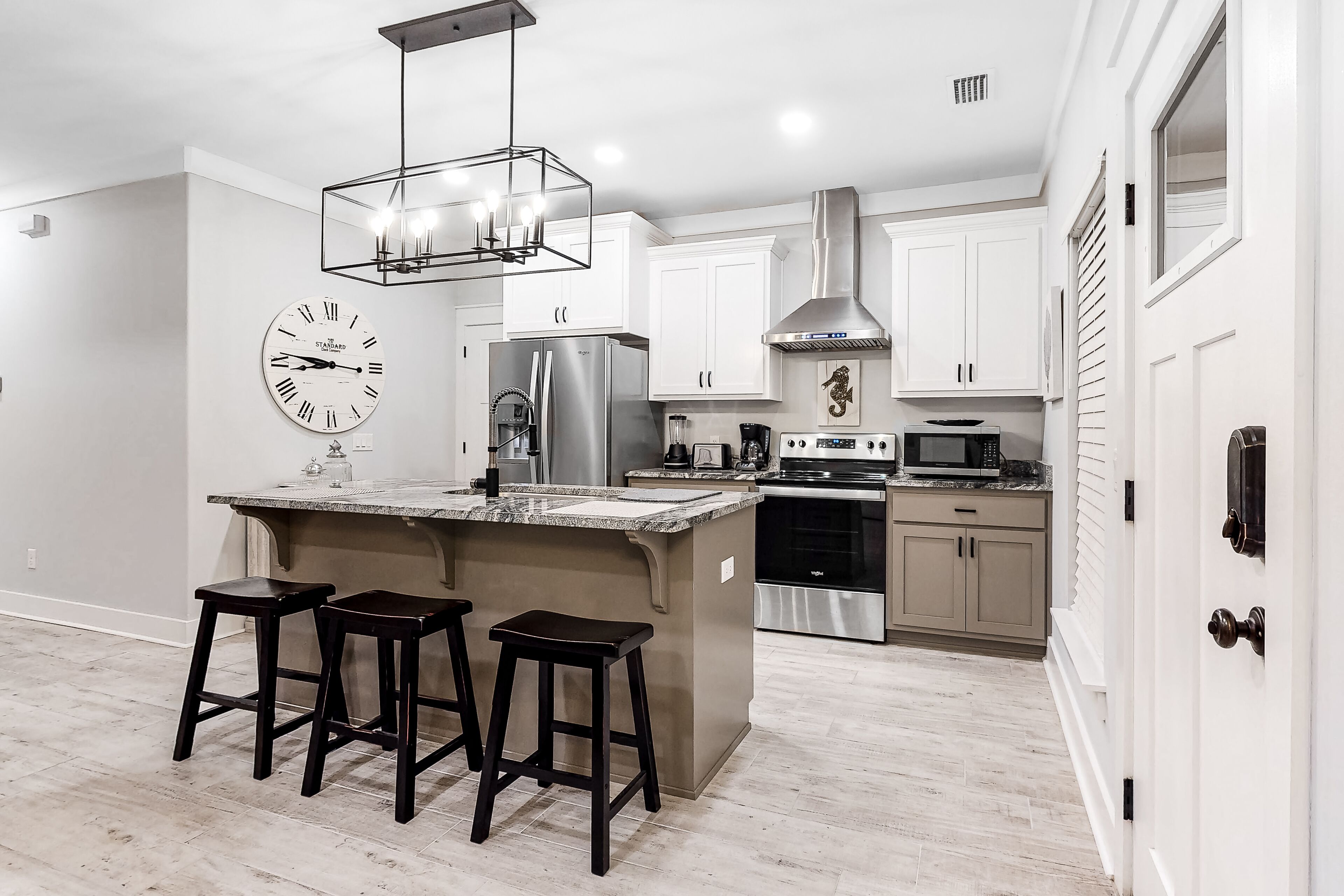 Frigorífic, microones, forn i placa de cuina 