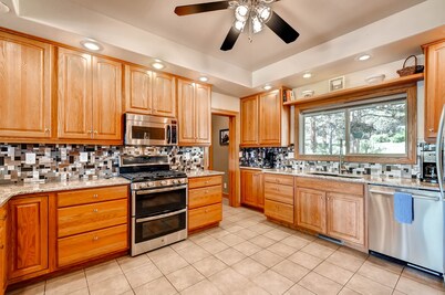 Large Fun-Filled Family Mountain Home