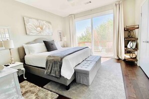 2 عدّة غرف نوم ومكتب ومكواة/لوح كي وسرير سفر