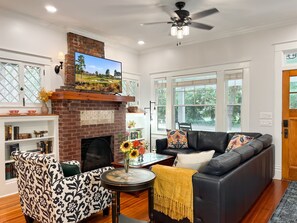 Smart-TV, bøker og filmbibliotek