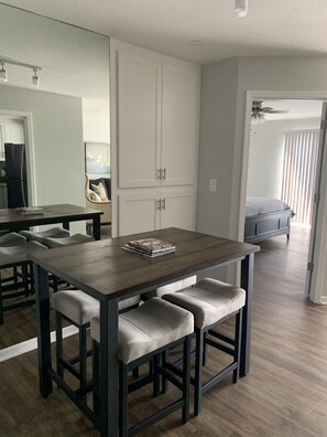 2 chambres, Wi-Fi gratuit, draps fournis