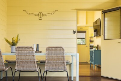 Longhorn Lodges - Boutique Farmstay FNQ