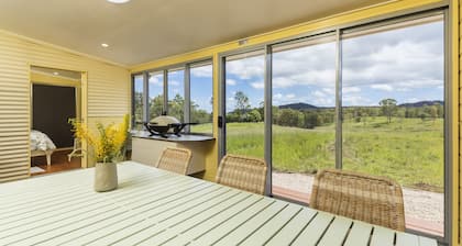 Longhorn Lodges - Boutique Farmstay FNQ