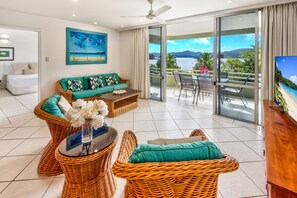 Interior - Lagoon 107 on Hamilton Island - HamoRent (Whitsundays)