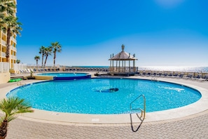 Piscina coperta, una piscina riscaldata