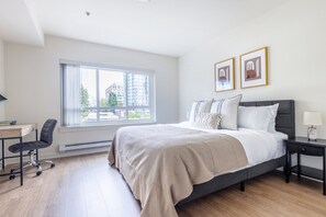 2 多间卧室、熨斗/熨衣板、WiFi、床单