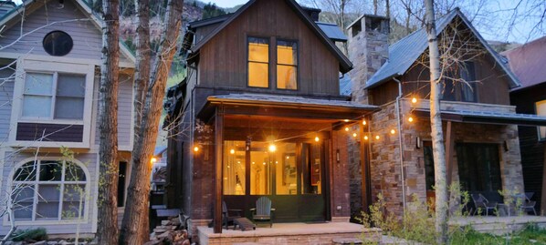 House, 5 Bedrooms | Exterior
