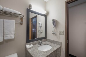 Bathroom - Red Roof Inn Bristol (Bristol)