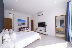 Villa | Blackout drapes, iron/ironing board, free WiFi, bed sheets