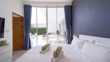 Blackout drapes, iron/ironing board, free WiFi, bed sheets