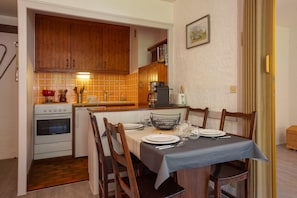 Dining - Résidence le Chardonnet G, Argentière (Chamonix), France (Argentière (Chamonix))