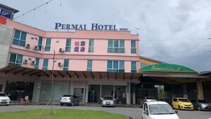A hotel with a sign reading "PERMAI HOTEL" and a food court named "Permai Food Court". - Permai Hotel Sibu (Sibu)