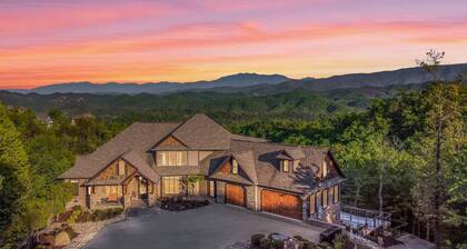 Bluff Mtn Splash ~ 2 Pools, Golf Simulator, Hot Tub, Fire Pit & More!