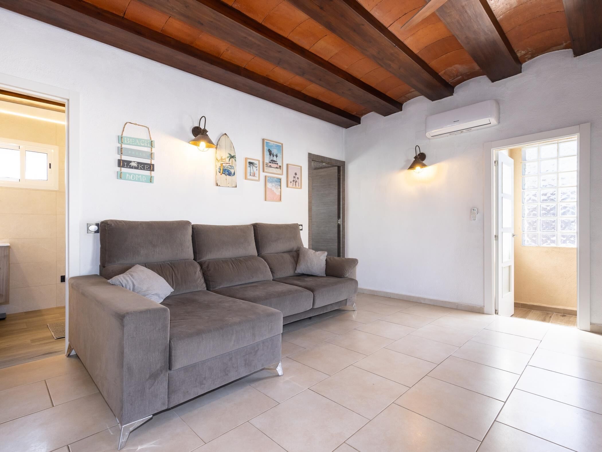 Televisie en een open haard