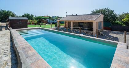 House with private pool only 500m beach
