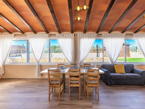 House with private pool only 500m beach