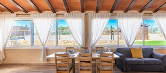 House with private pool only 500m beach