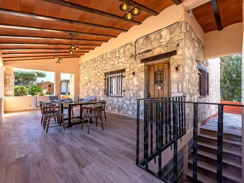 Fermette avec piscine privée à 500m plage