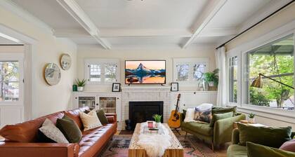 Ida Hygge: A Downtown Craftsman w/ Hot Tub+5 BdRms