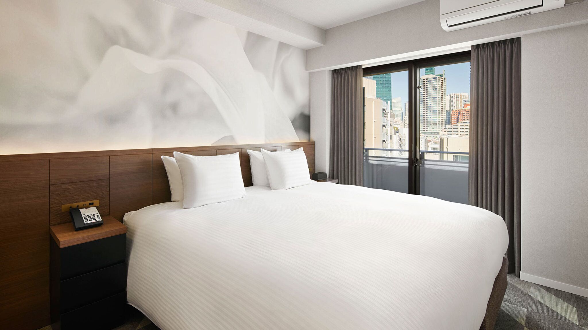 Literie hypoallergénique, couette en duvet, coffre-fort, bureau