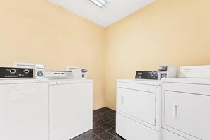 Interior - Americas Best Value Inn (Berea)