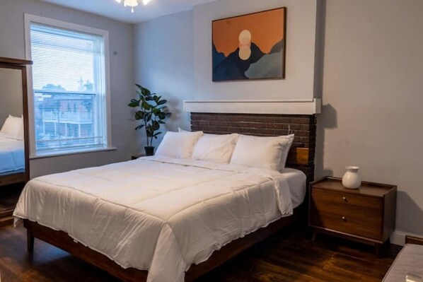 3 chambres, coffre-fort, bureau, fer et planche à repasser