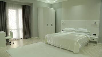 2 bedrooms, desk, free WiFi