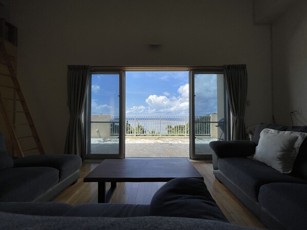 Interior - Kasane Ishigaki (Ishigaki)