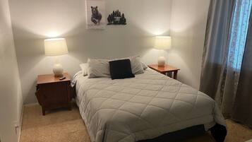 3 Schlafzimmer, Schreibtisch, Bügeleisen/Bügelbrett, WLAN