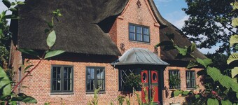 5* thatched roof house Ziegelmacher - Vörn 6600sqm natural garden with pond and outdoor sauna