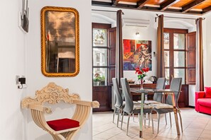 Dining - Holiday Apartment ‘Sardinia Gem House’ with Sea View, Wi-Fi, A/C & Balcony (Cagliari)