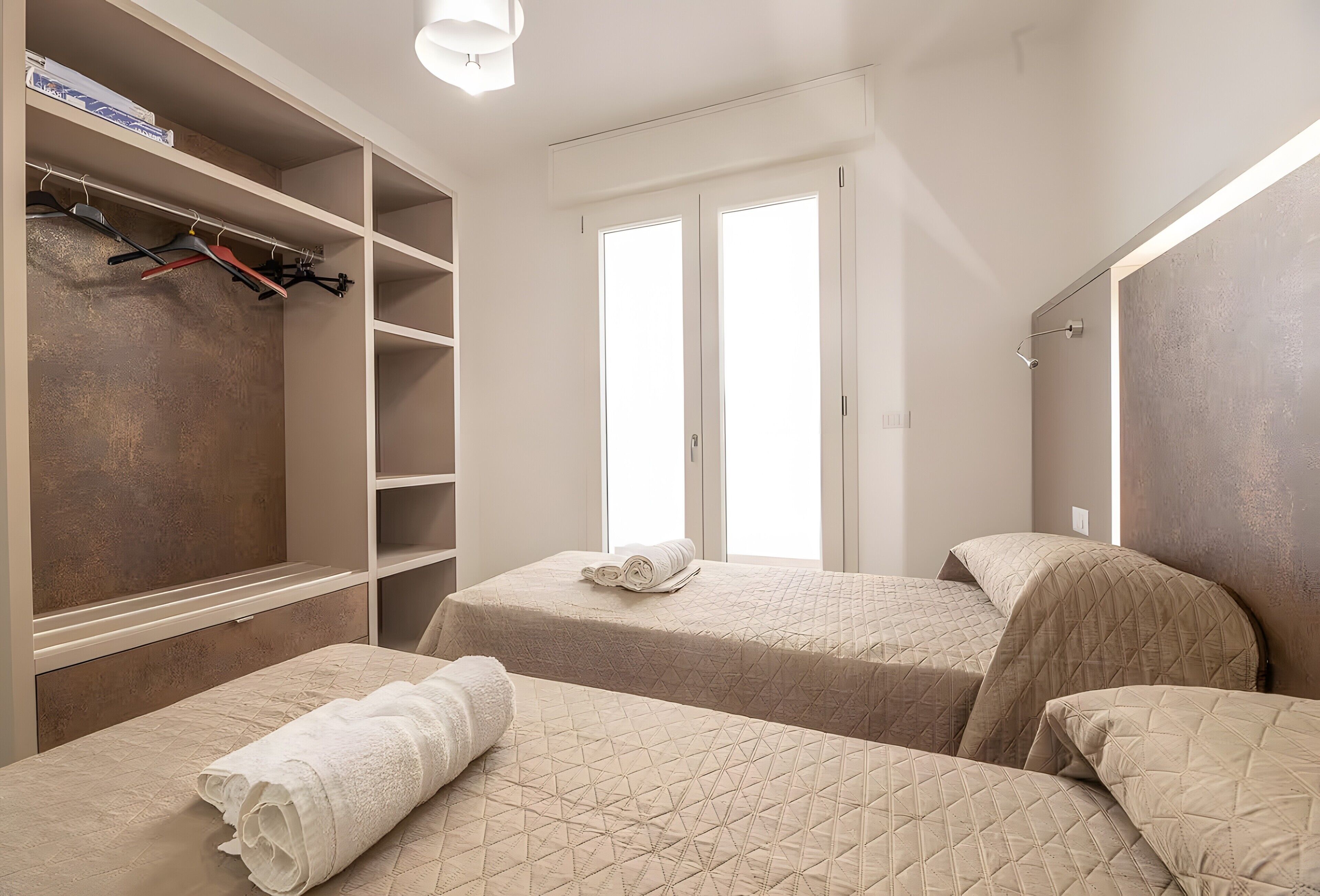 2 chambres, fer et planche à repasser, Wi-Fi gratuit, draps fournis