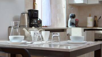 Kühlschrank, Ofen, Herdplatte, Geschirrspüler