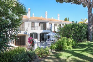 Exterior - Vacation Villa "Villa Karon" with Garden, Pool, Shared Tennis Court, Wi-Fi & Terrace (Almancil)