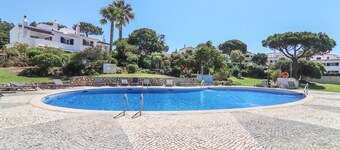 Vacation Villa "Villa Karon" with Garden, Pool, Shared Tennis Court, Wi-Fi & Terrace