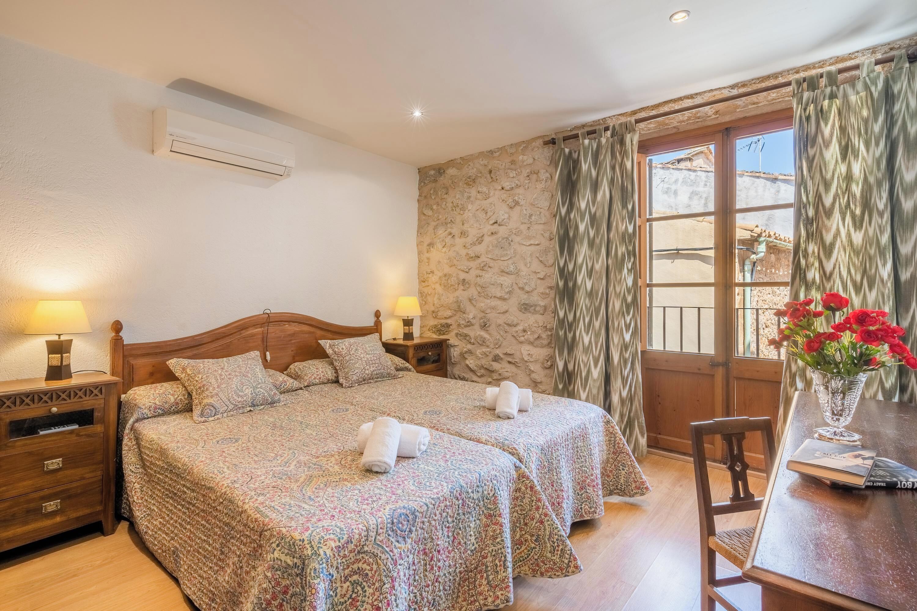 4 chambres, fer et planche à repasser, Wi-Fi gratuit, draps fournis