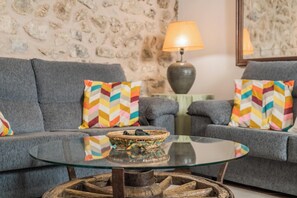 Fernseher, DVD-Player, Stereoanlage