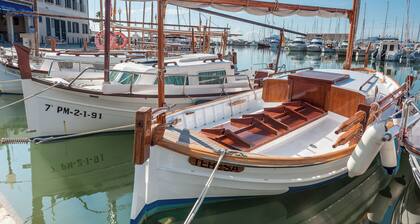 Vacation Home Ca la Pradina in the Centre with Garden, Pool, Wi-Fi & Terrace