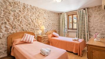 4 habitaciones, tabla de planchar con plancha y wifi gratis