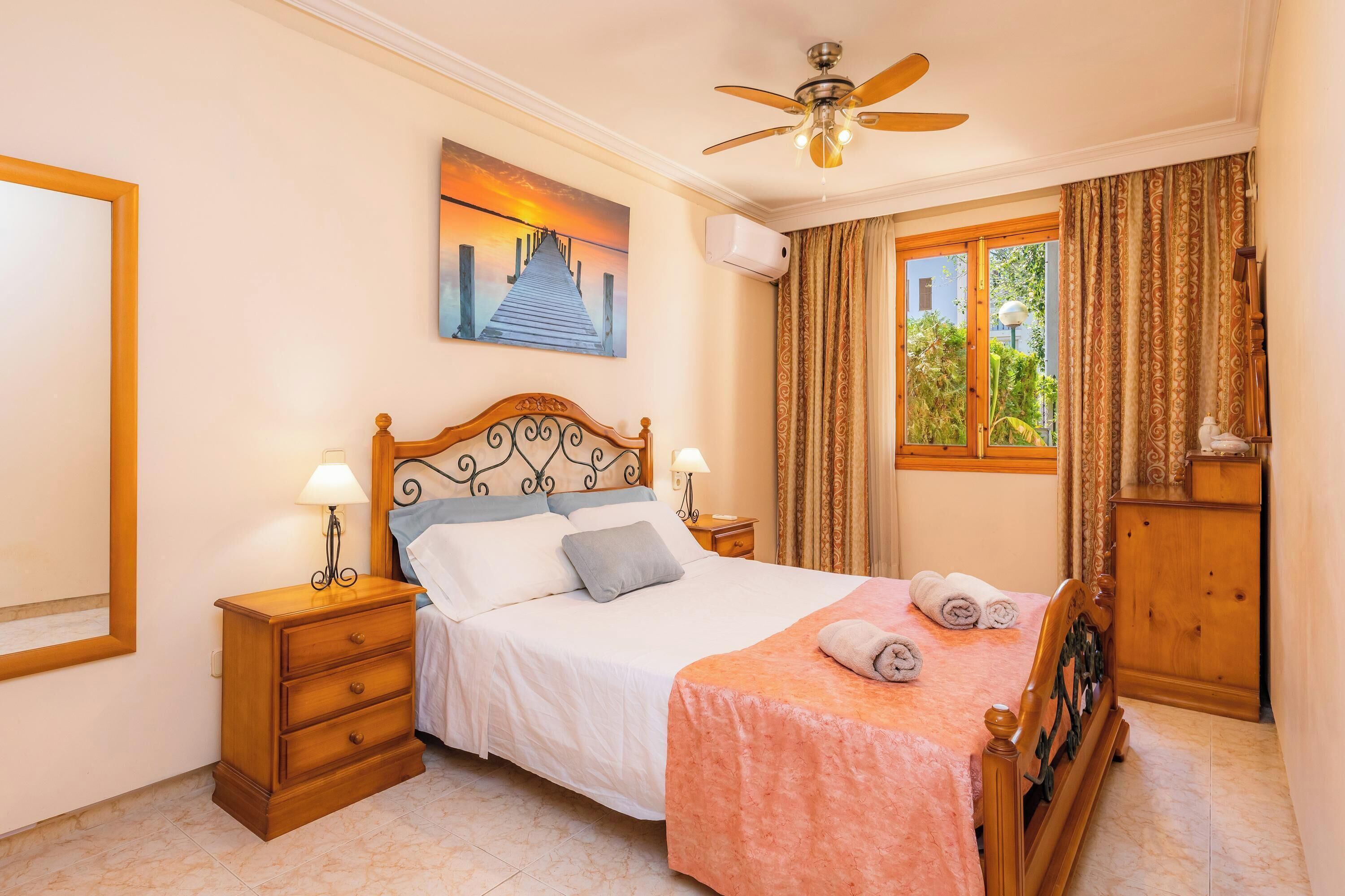 3 bedrooms, iron/ironing board, free WiFi, bed sheets