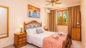 3 bedrooms, iron/ironing board, free WiFi, bed sheets