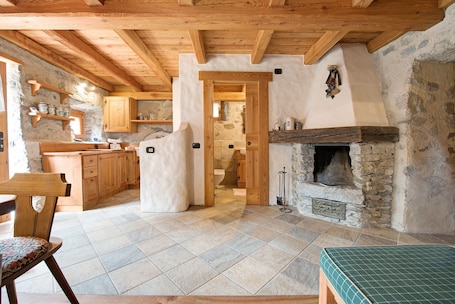 Spa. Mountain Chalet "Bio Wild" with Mountain View & Garden; Pet-Friendly